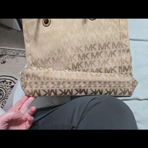 Pre-loved Michael KORS HANDBAG